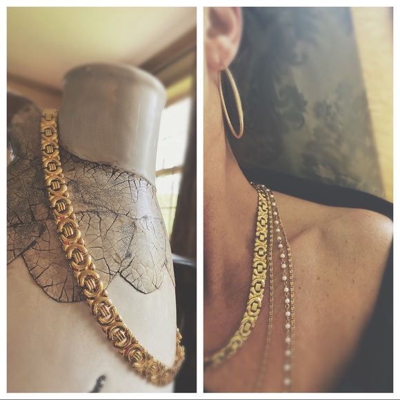 Avon Jewelry - Vintage Avon  Xo Necklace HP🌵